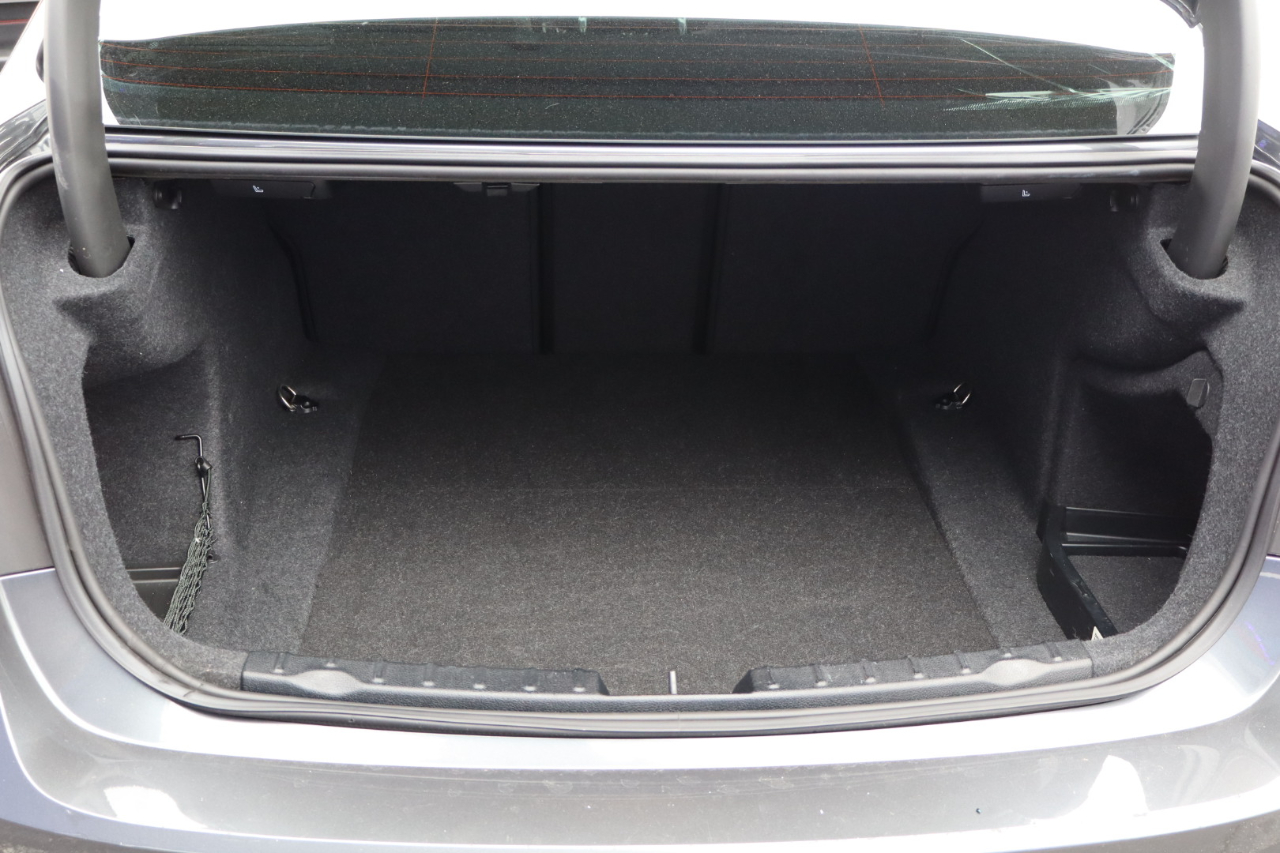 BMW 3 Series 330i Sedan 2018