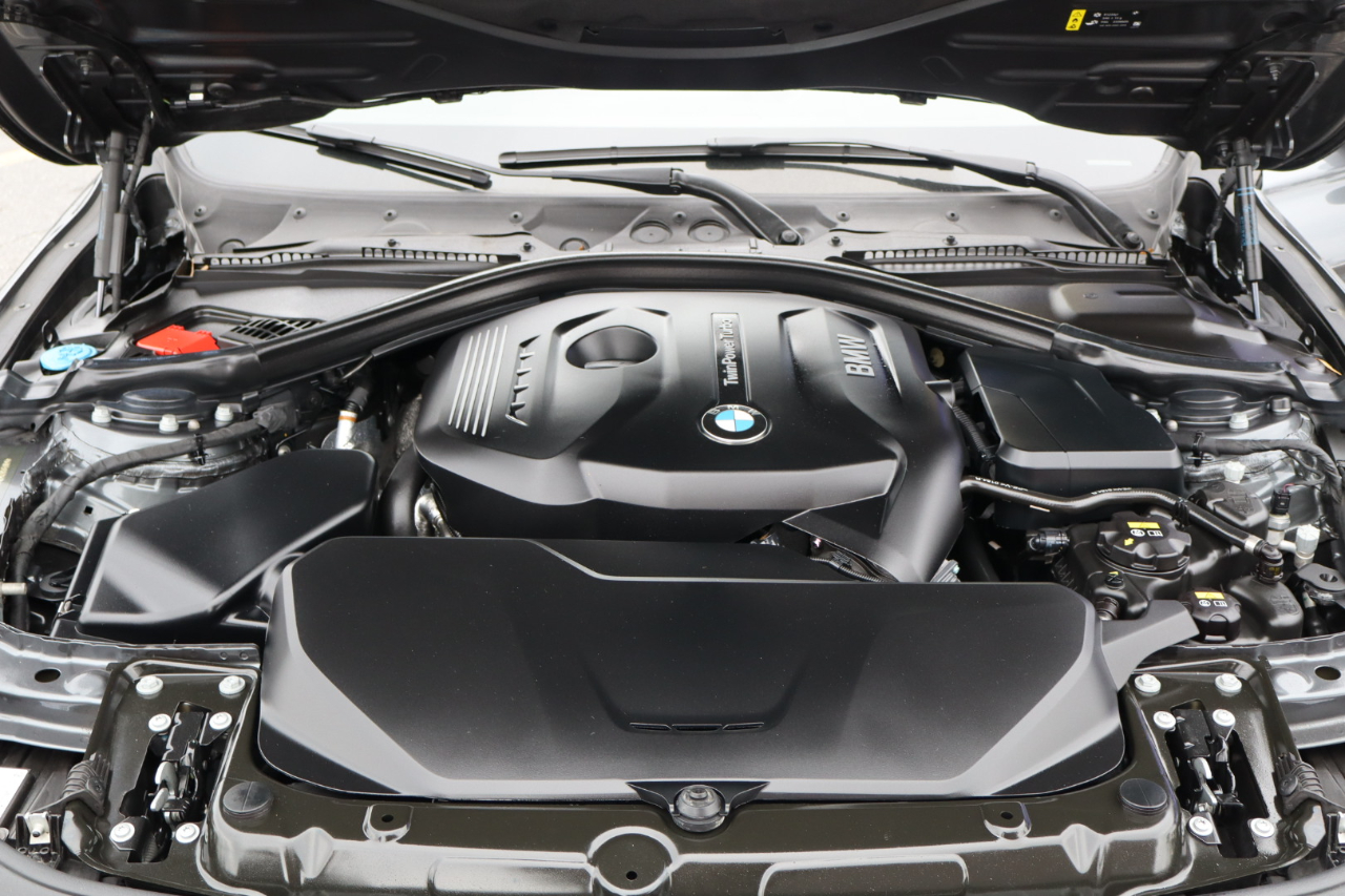 BMW 3 Series 330i Sedan 2018