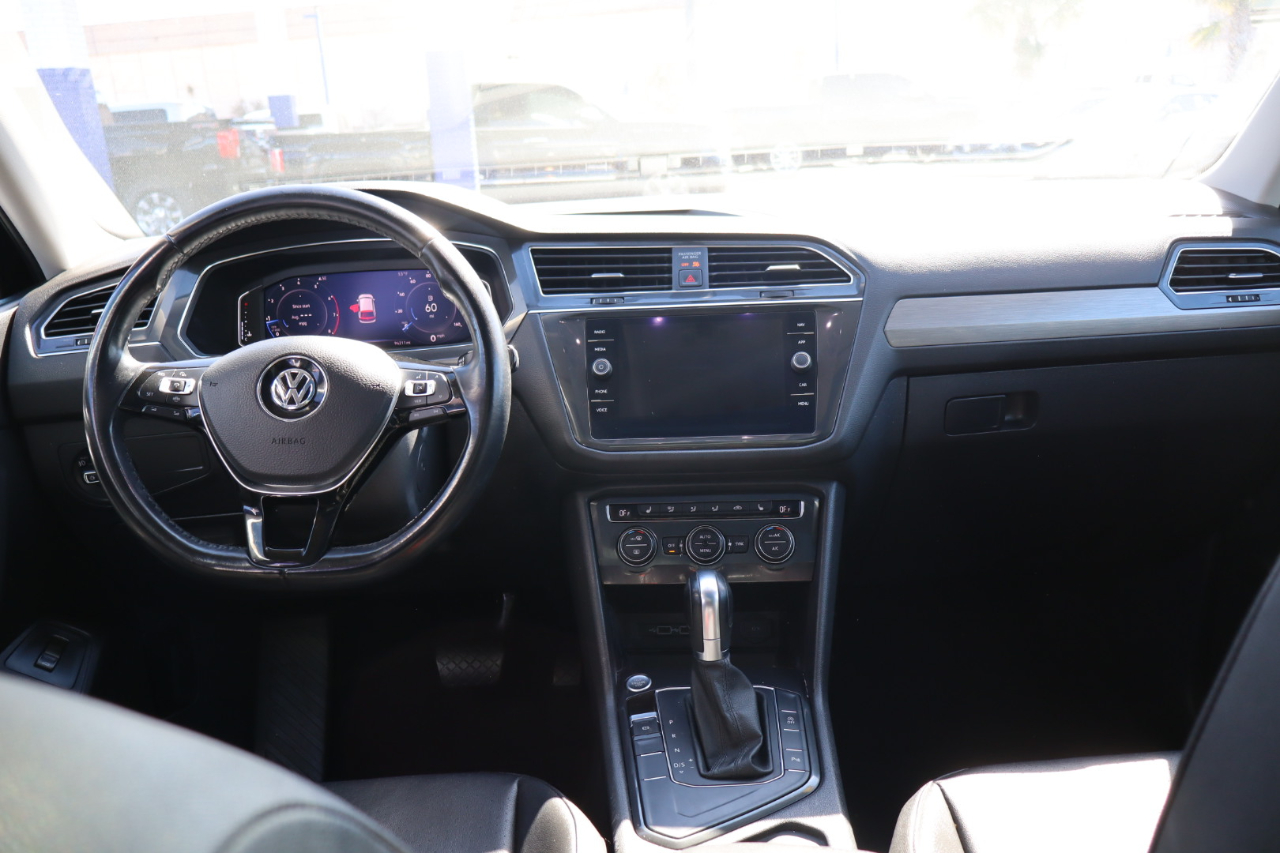 Volkswagen Tiguan 2.0T SEL R-Line Black FWD 2019