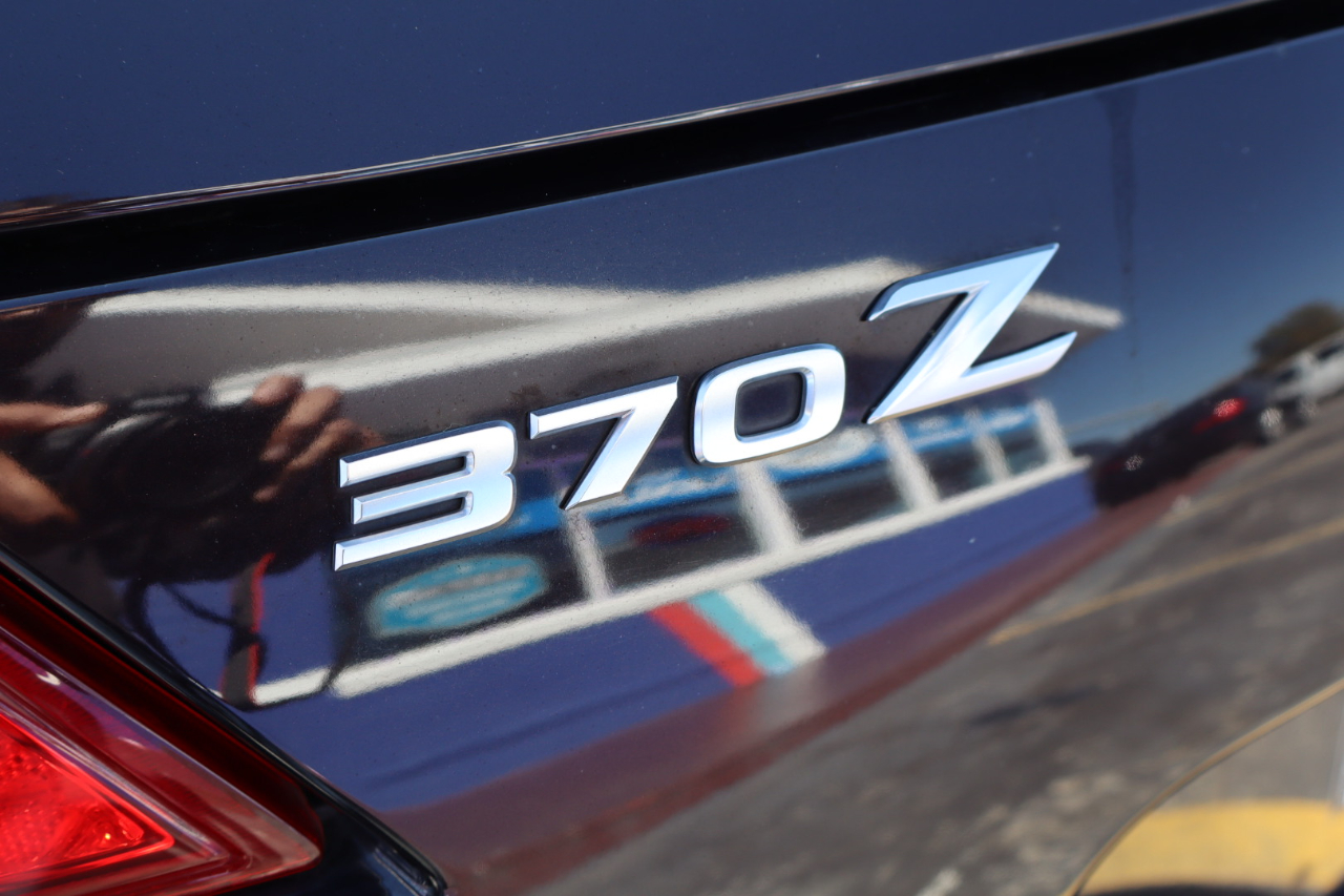 Nissan 370Z 2dr Cpe Auto NISMO Tech 2016