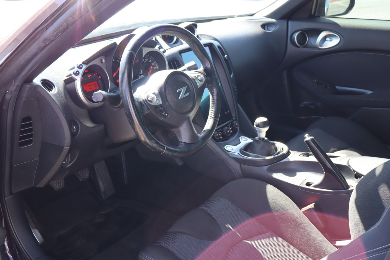 Nissan 370Z 2dr Cpe Auto NISMO Tech 2016