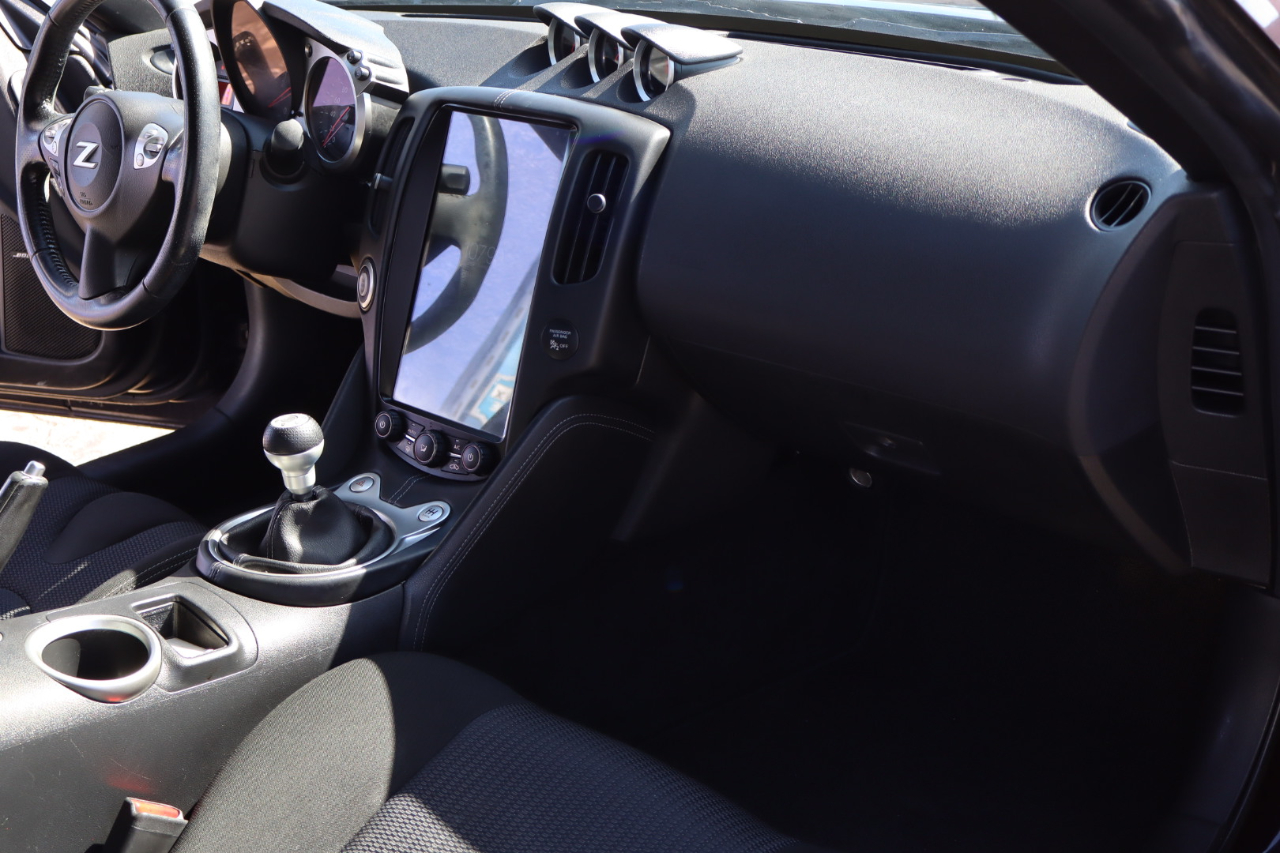 Nissan 370Z 2dr Cpe Auto NISMO Tech 2016