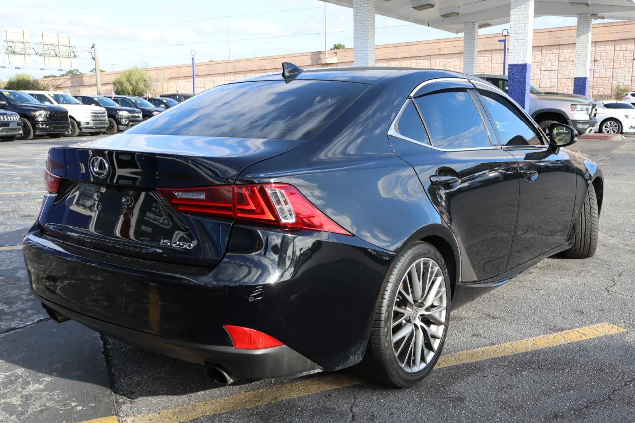 Lexus IS 250 4dr Sport Sdn RWD 2015