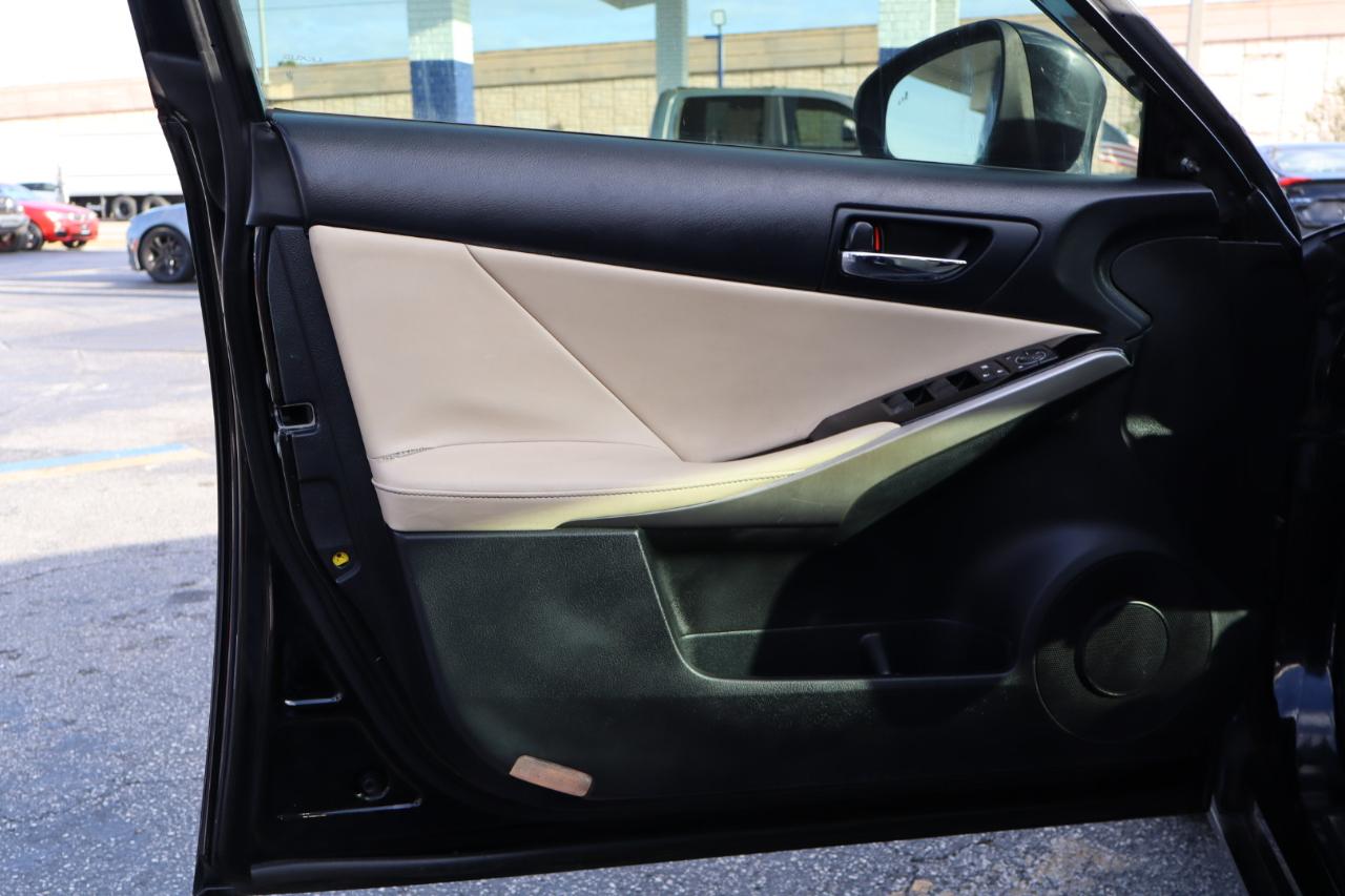 Lexus IS 250 4dr Sport Sdn RWD 2015