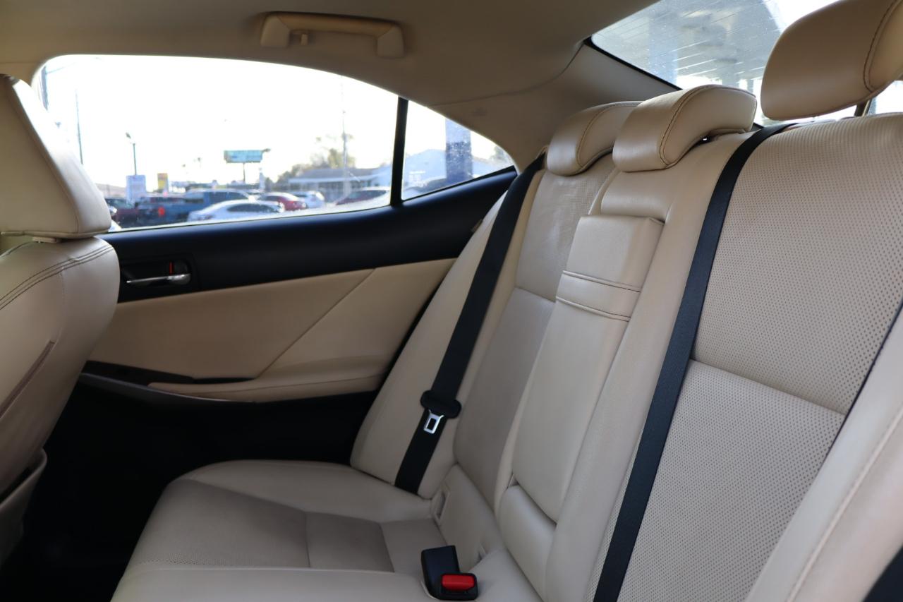 Lexus IS 250 4dr Sport Sdn RWD 2015