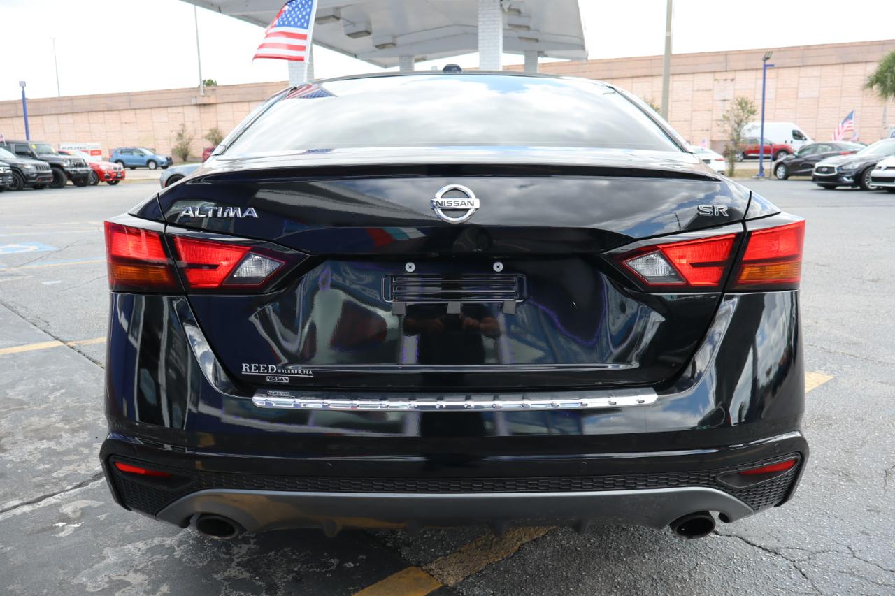 Nissan Altima 2.5 SR Sedan 2022