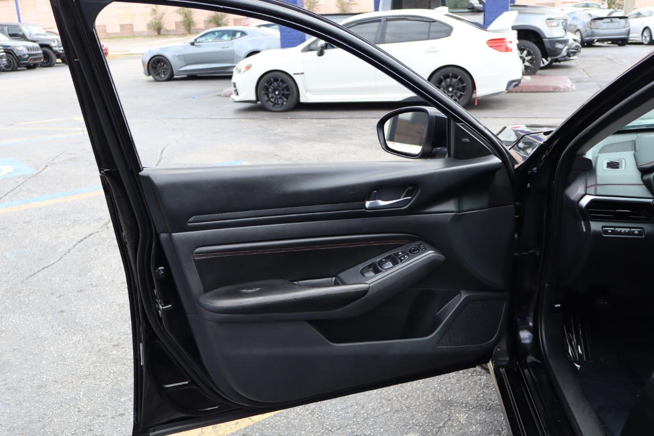 Nissan Altima 2.5 SR Sedan 2022