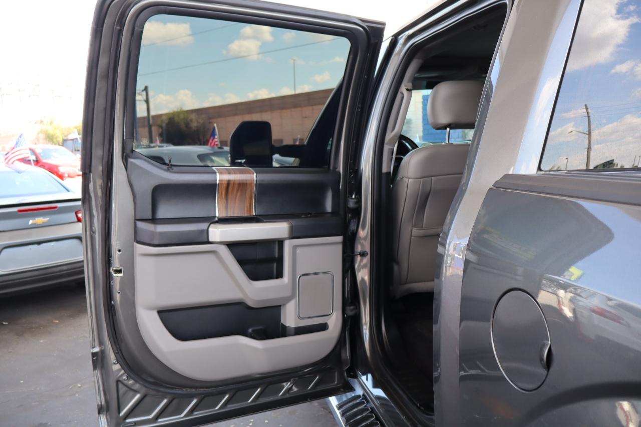 Ford F-150 Lariat SuperCrew 4WD 2017