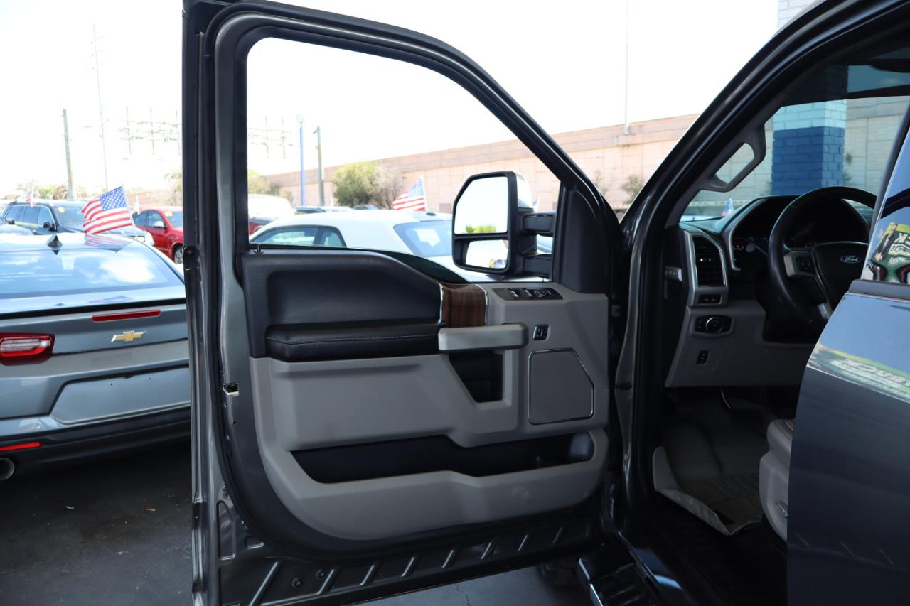 Ford F-150 Lariat SuperCrew 4WD 2017