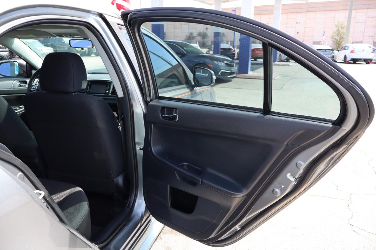 Mitsubishi Lancer ES 2.0 FWD CVT 2017