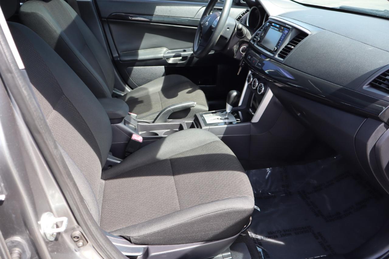 Mitsubishi Lancer ES 2.0 FWD CVT 2017