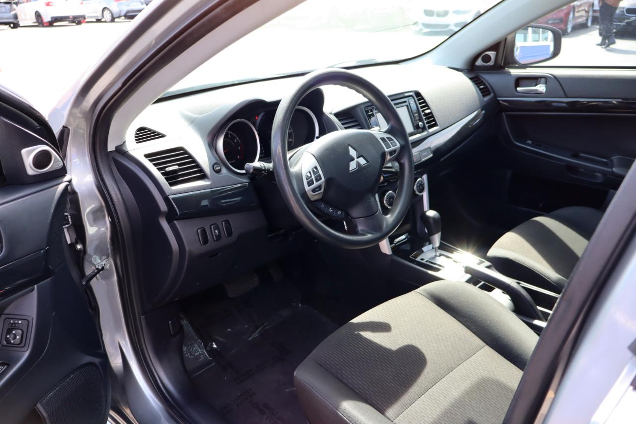 Mitsubishi Lancer ES 2.0 FWD CVT 2017