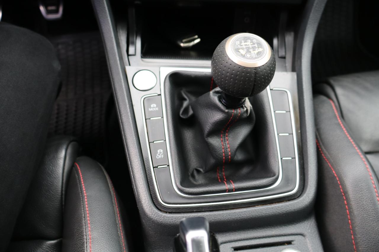 Volkswagen Golf GTI 4dr HB Man S w/Performance Pkg 2016