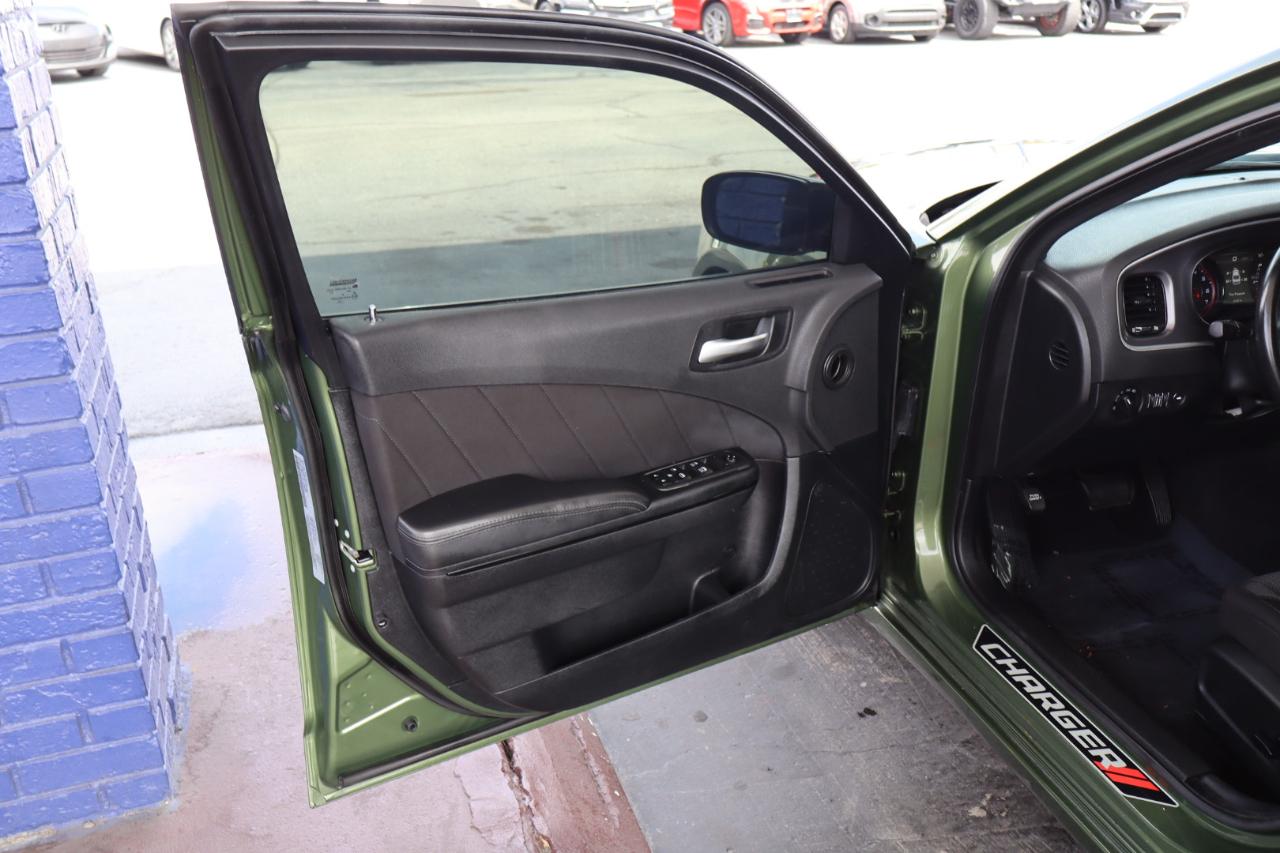 Dodge Charger SXT RWD 2020