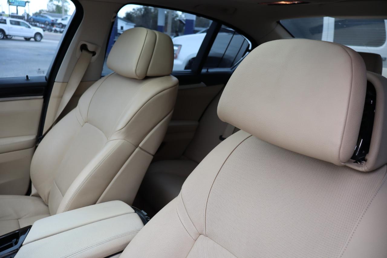 BMW 5 Series 4dr Sdn 535i RWD 2011