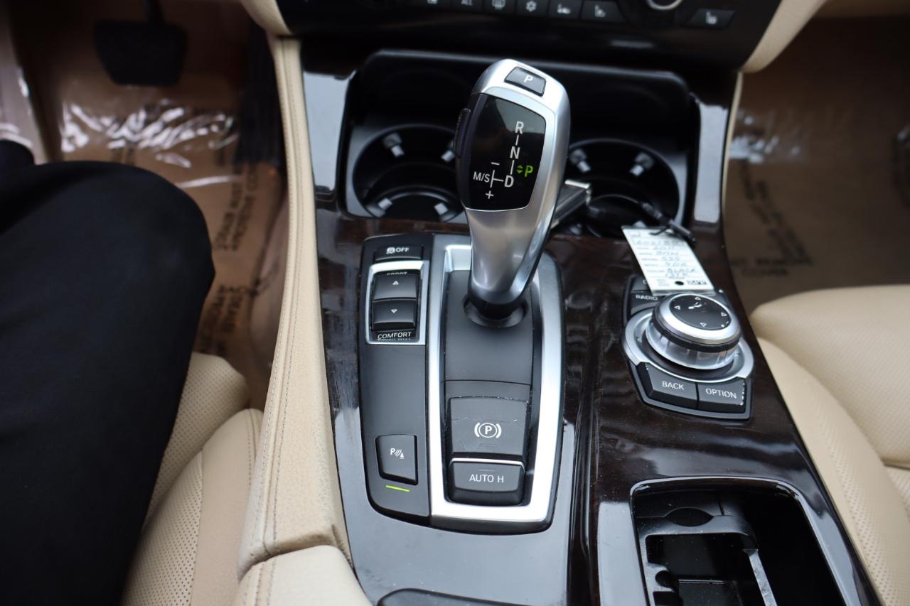 BMW 5 Series 4dr Sdn 535i RWD 2011