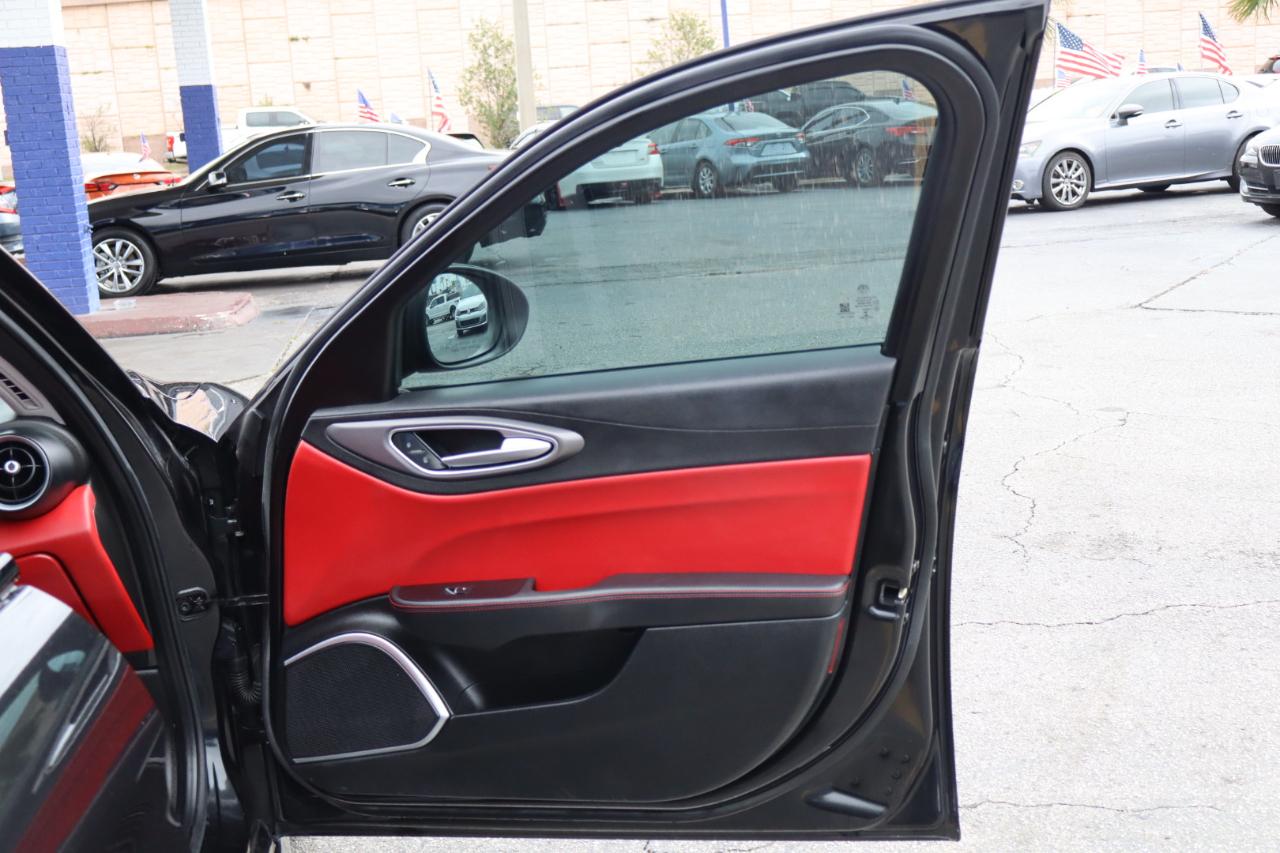 Alfa Romeo Giulia RWD 2017