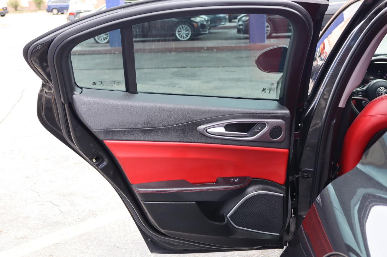 Alfa Romeo Giulia RWD 2017