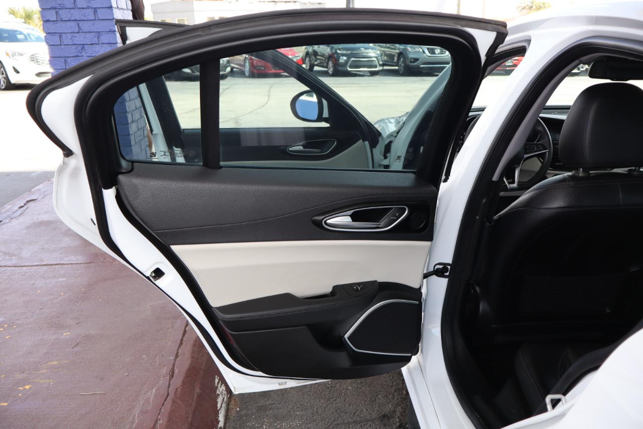 Alfa Romeo Giulia RWD 2018