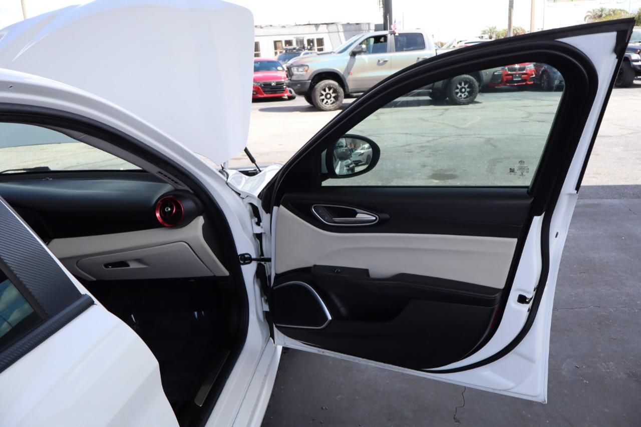 Alfa Romeo Giulia RWD 2018