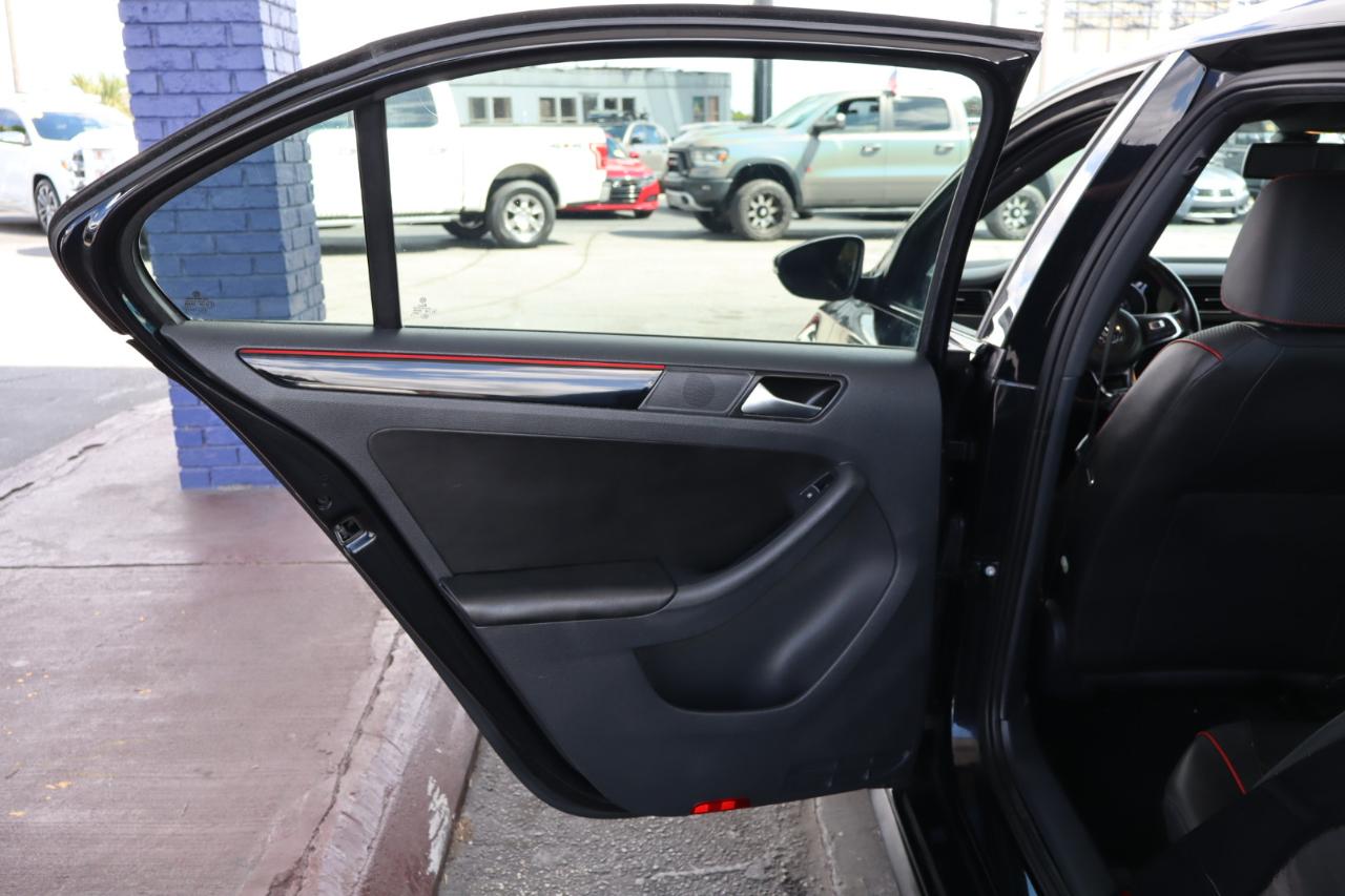 Volkswagen Jetta Sedan 4dr Man 2.0T GLI SE 2015