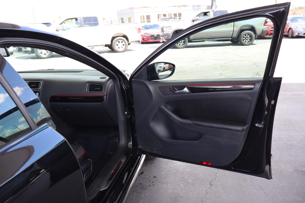 Volkswagen Jetta Sedan 4dr Man 2.0T GLI SE 2015