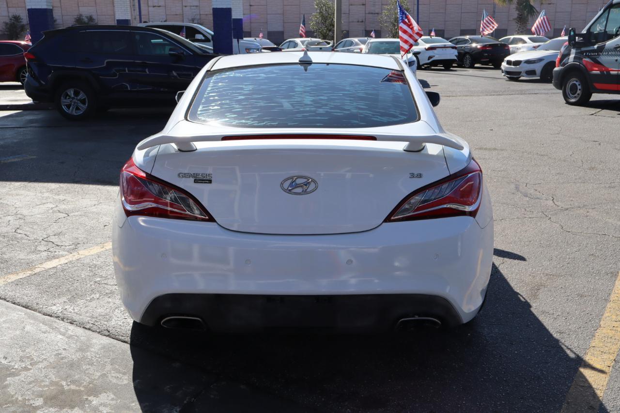Hyundai Genesis Coupe 2dr 3.8L Auto Ultimate w/Tan Seats 2016