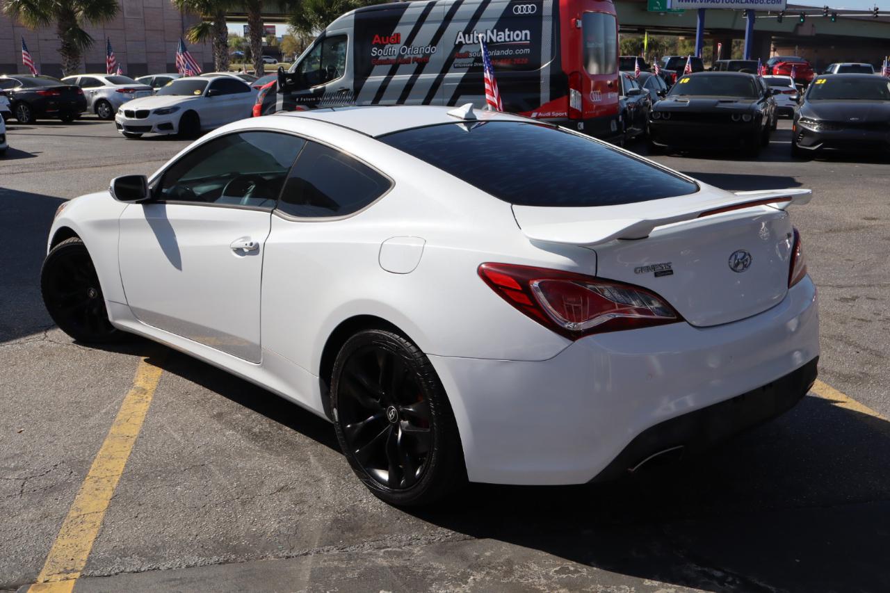 Hyundai Genesis Coupe 2dr 3.8L Auto Ultimate w/Tan Seats 2016