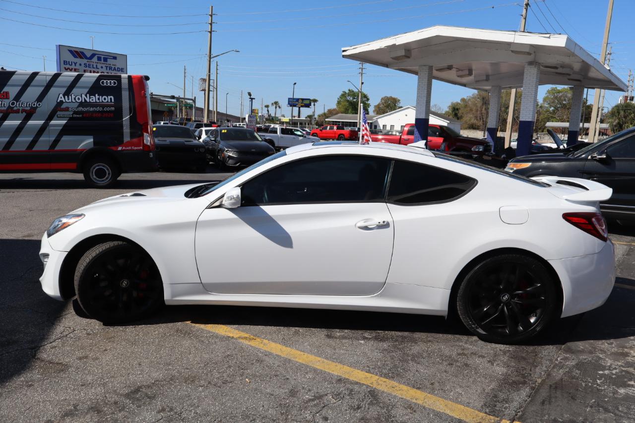 Hyundai Genesis Coupe 2dr 3.8L Auto Ultimate w/Tan Seats 2016