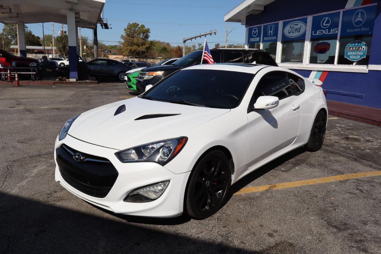 Hyundai Genesis Coupe 2dr 3.8L Auto Ultimate w/Tan Seats 2016