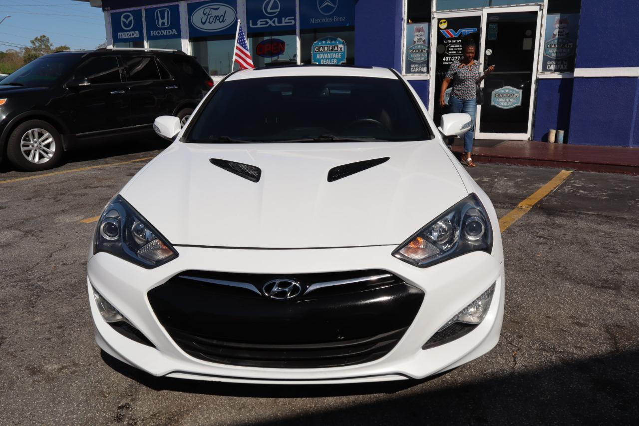 Hyundai Genesis Coupe 2dr 3.8L Auto Ultimate w/Tan Seats 2016