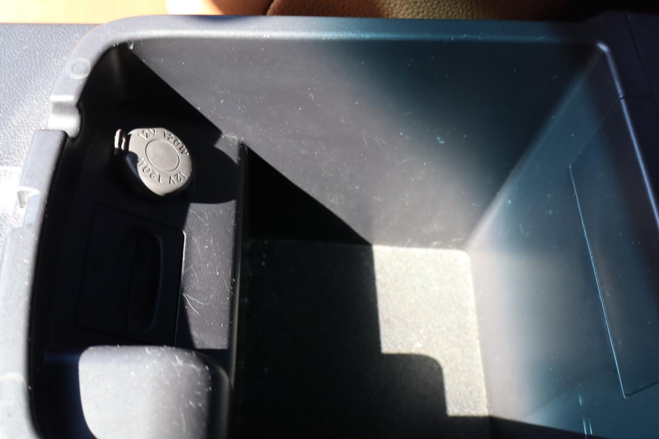 Hyundai Genesis Coupe 2dr 3.8L Auto Ultimate w/Tan Seats 2016