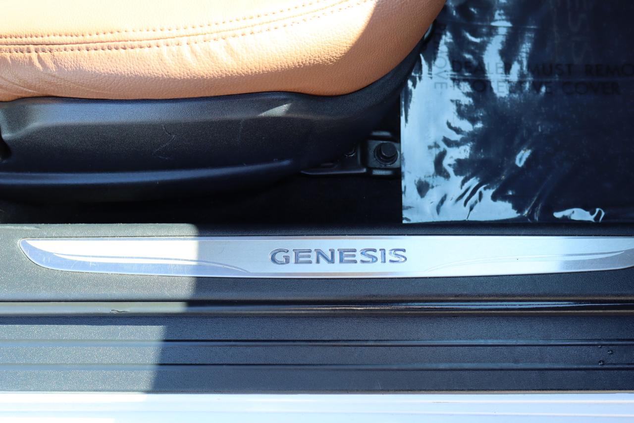 Hyundai Genesis Coupe 2dr 3.8L Auto Ultimate w/Tan Seats 2016