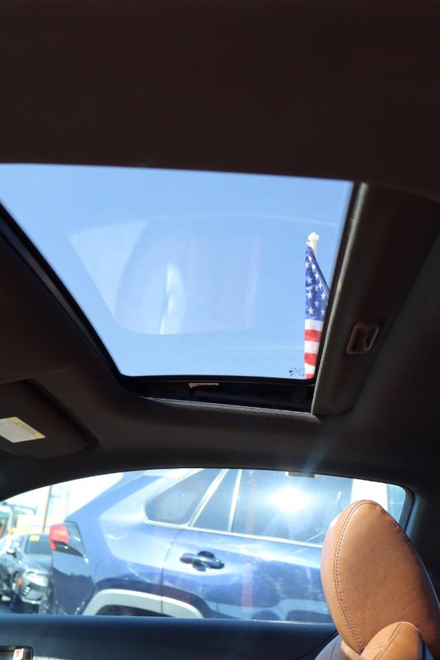 Hyundai Genesis Coupe 2dr 3.8L Auto Ultimate w/Tan Seats 2016