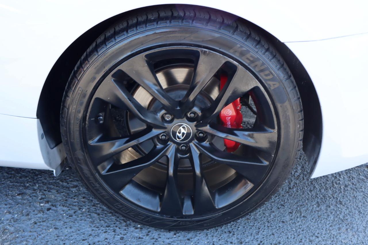 Hyundai Genesis Coupe 2dr 3.8L Auto Ultimate w/Tan Seats 2016