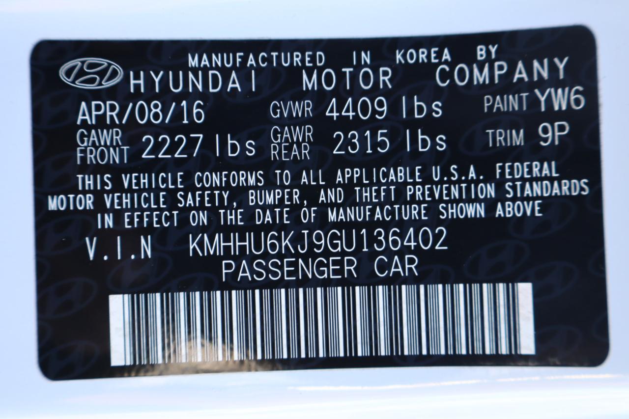 Hyundai Genesis Coupe 2dr 3.8L Auto Ultimate w/Tan Seats 2016