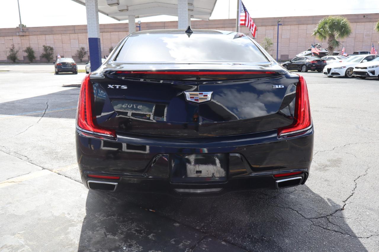 Cadillac XTS 4dr Sdn Luxury FWD 2018