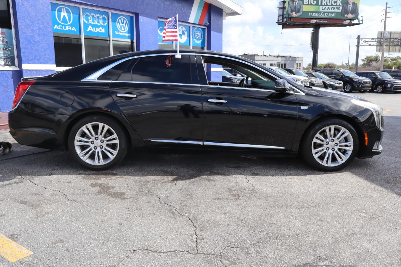 Cadillac XTS 4dr Sdn Luxury FWD 2018