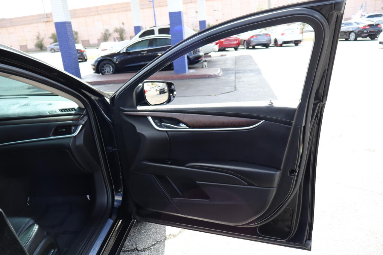 Cadillac XTS 4dr Sdn Luxury FWD 2018