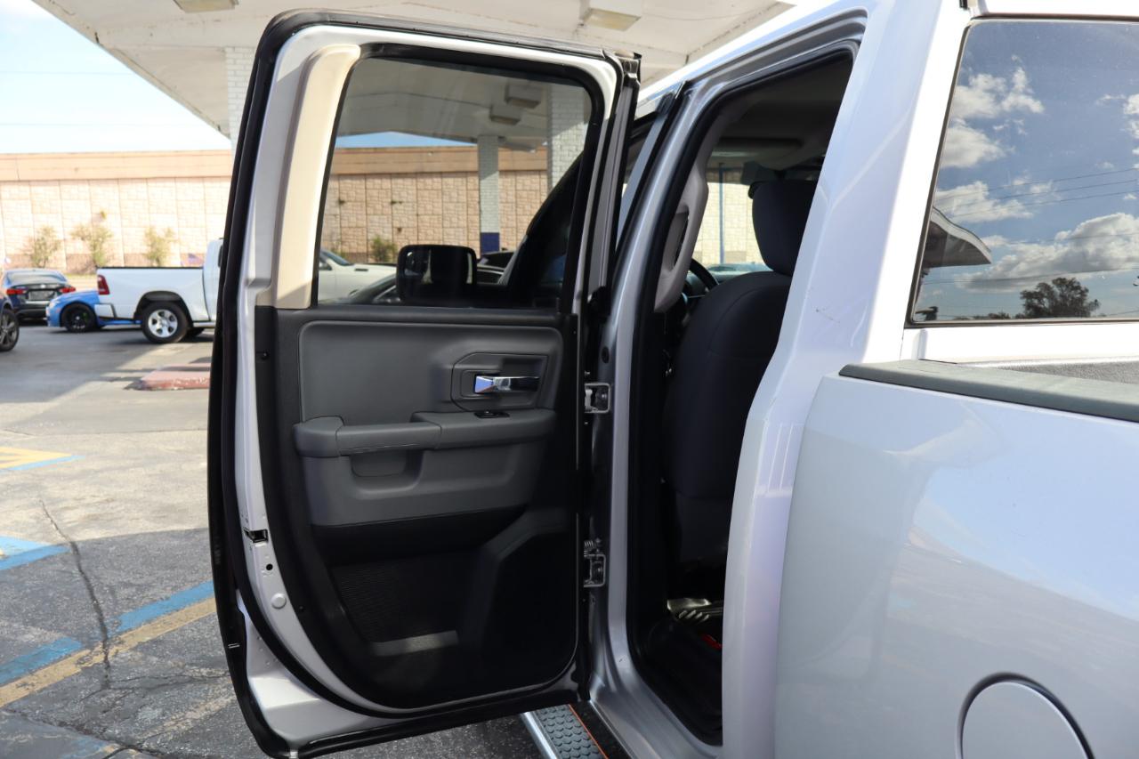 RAM 1500 SLT 4x2 Quad Cab 6'4" Box 2018