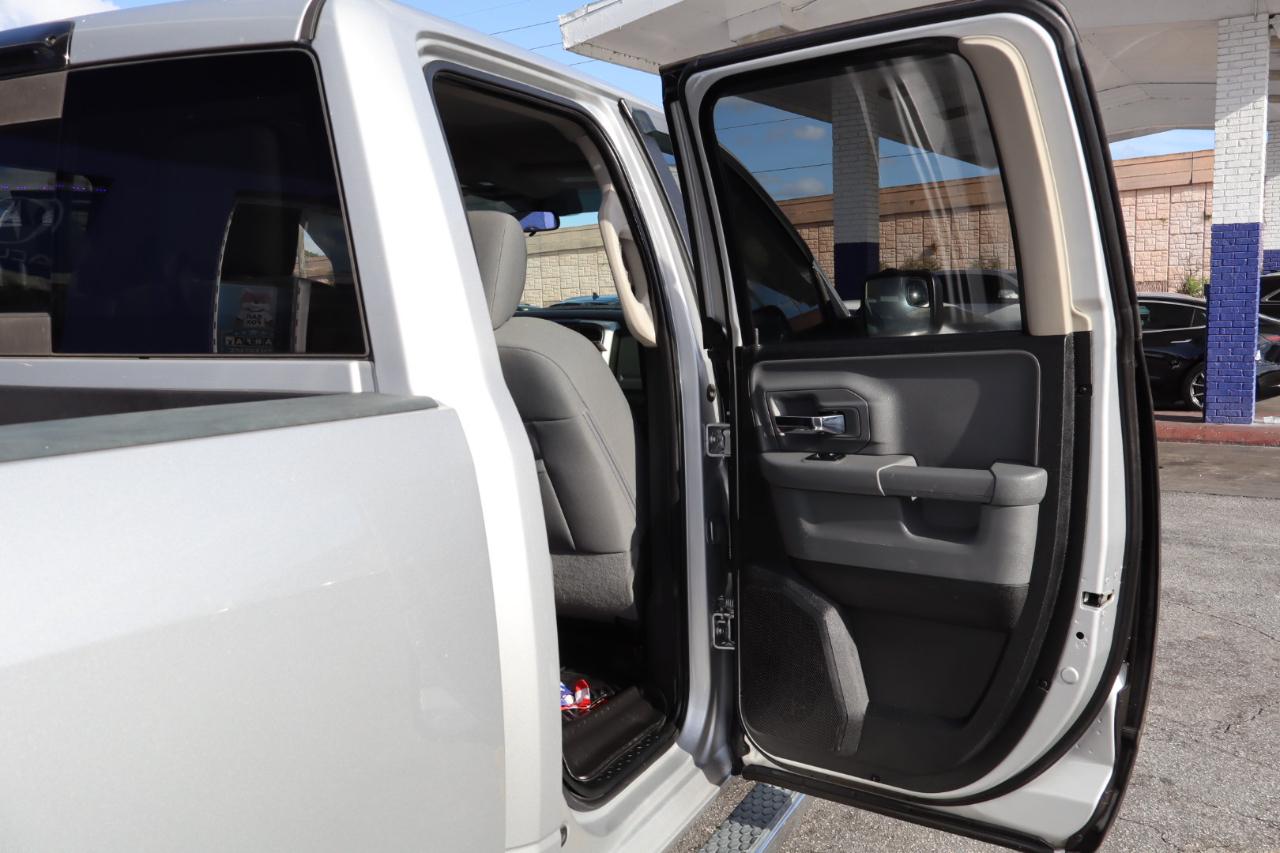 RAM 1500 SLT 4x2 Quad Cab 6'4" Box 2018