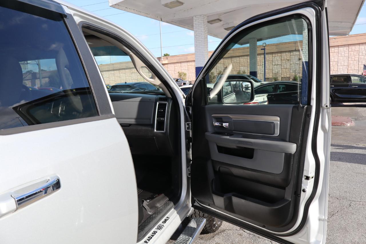 RAM 1500 SLT 4x2 Quad Cab 6'4" Box 2018