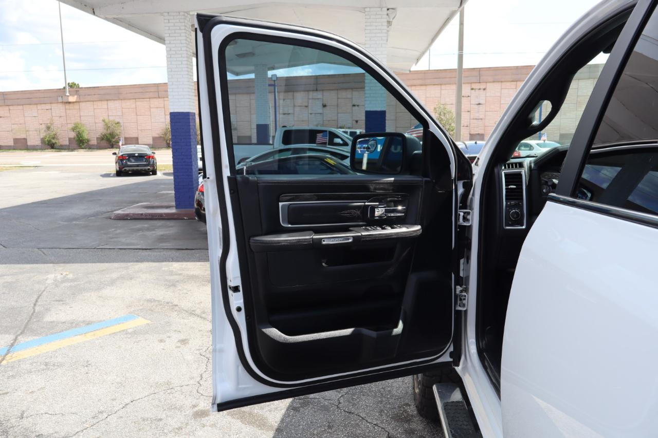 RAM 1500 Limited 4x4 Crew Cab 5'7" Box 2017