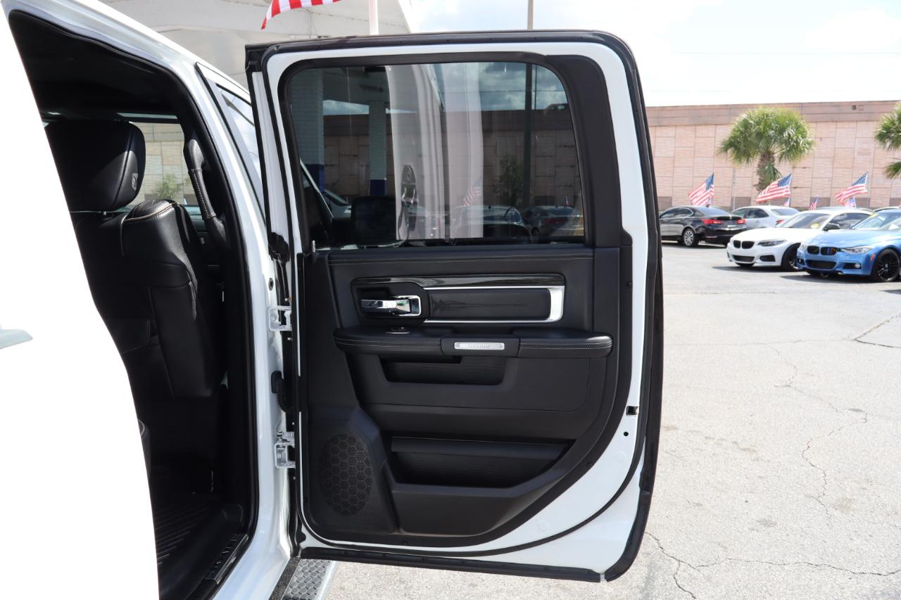 RAM 1500 Limited 4x4 Crew Cab 5'7" Box 2017