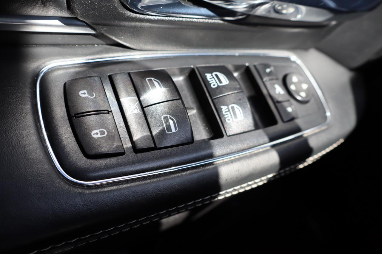 RAM 1500 Limited 4x4 Crew Cab 5'7" Box 2017