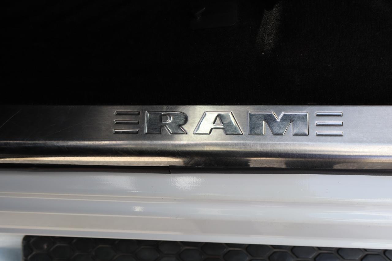 RAM 1500 Limited 4x4 Crew Cab 5'7" Box 2017