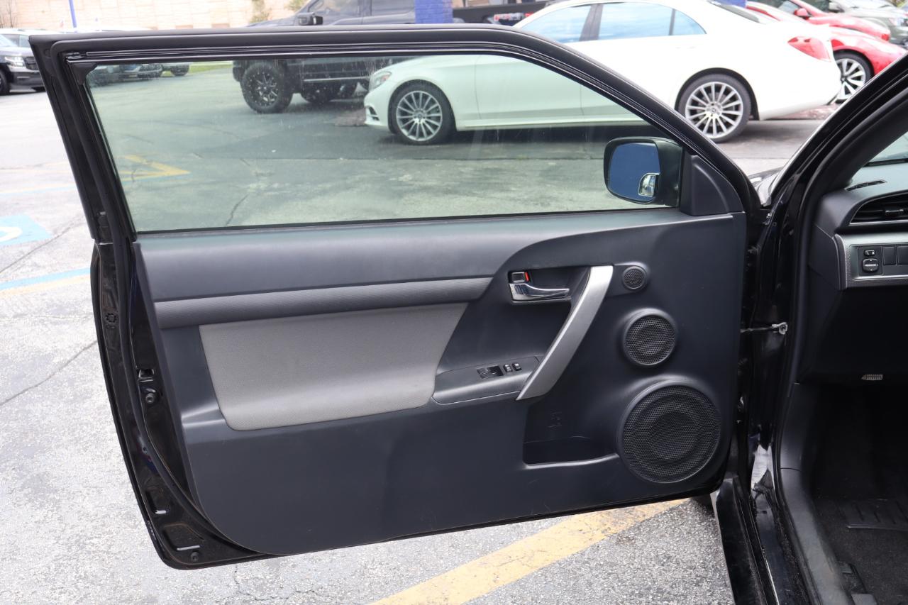 Scion tC 2dr HB Man (Natl) 2016