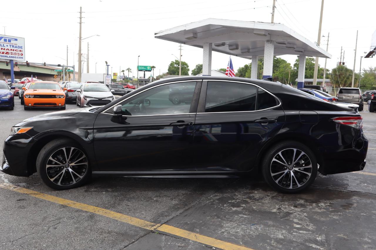 Toyota Camry XLE Auto (Natl) 2019