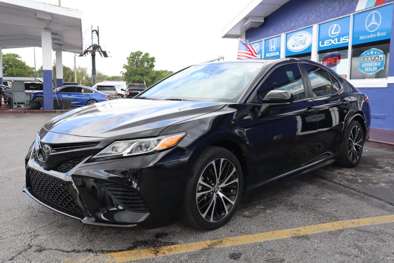 Toyota Camry XLE Auto (Natl) 2019