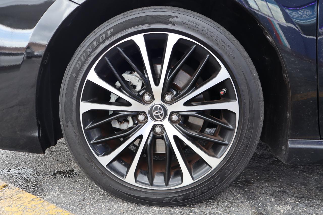 Toyota Camry XLE Auto (Natl) 2019